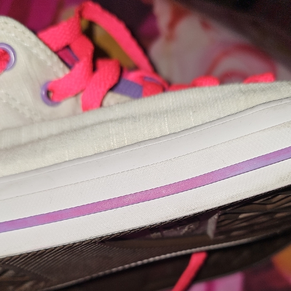 Converse NWOT Girls Chuck Taylor All Star Colorful High-Top Sneakers NEW Size 5 - Picture 9 of 10